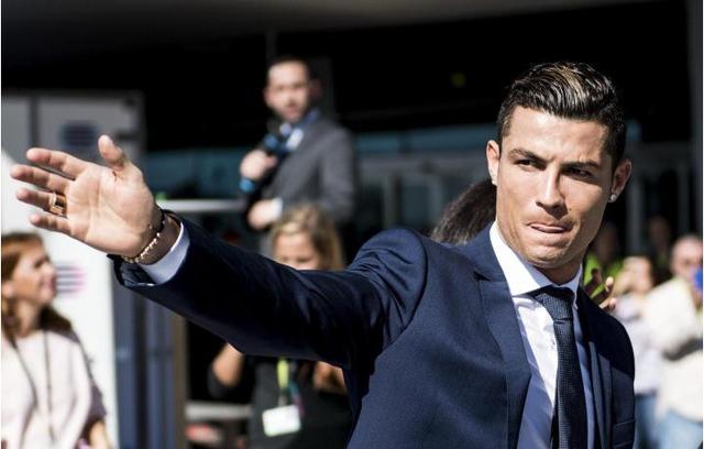 印度球迷：梅西身边人太多根本看不到他，我们要求退款（印度球迷称梅西被人群包围难以看见，要求退款）