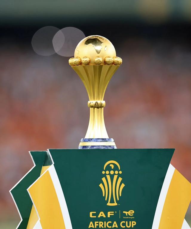 英超战报：萨沃纳破门，怀特建功，诺丁汉森林3-0利物浦（英超快讯：萨沃纳破门、怀特建功，诺丁汉森林3-0完胜利物浦）