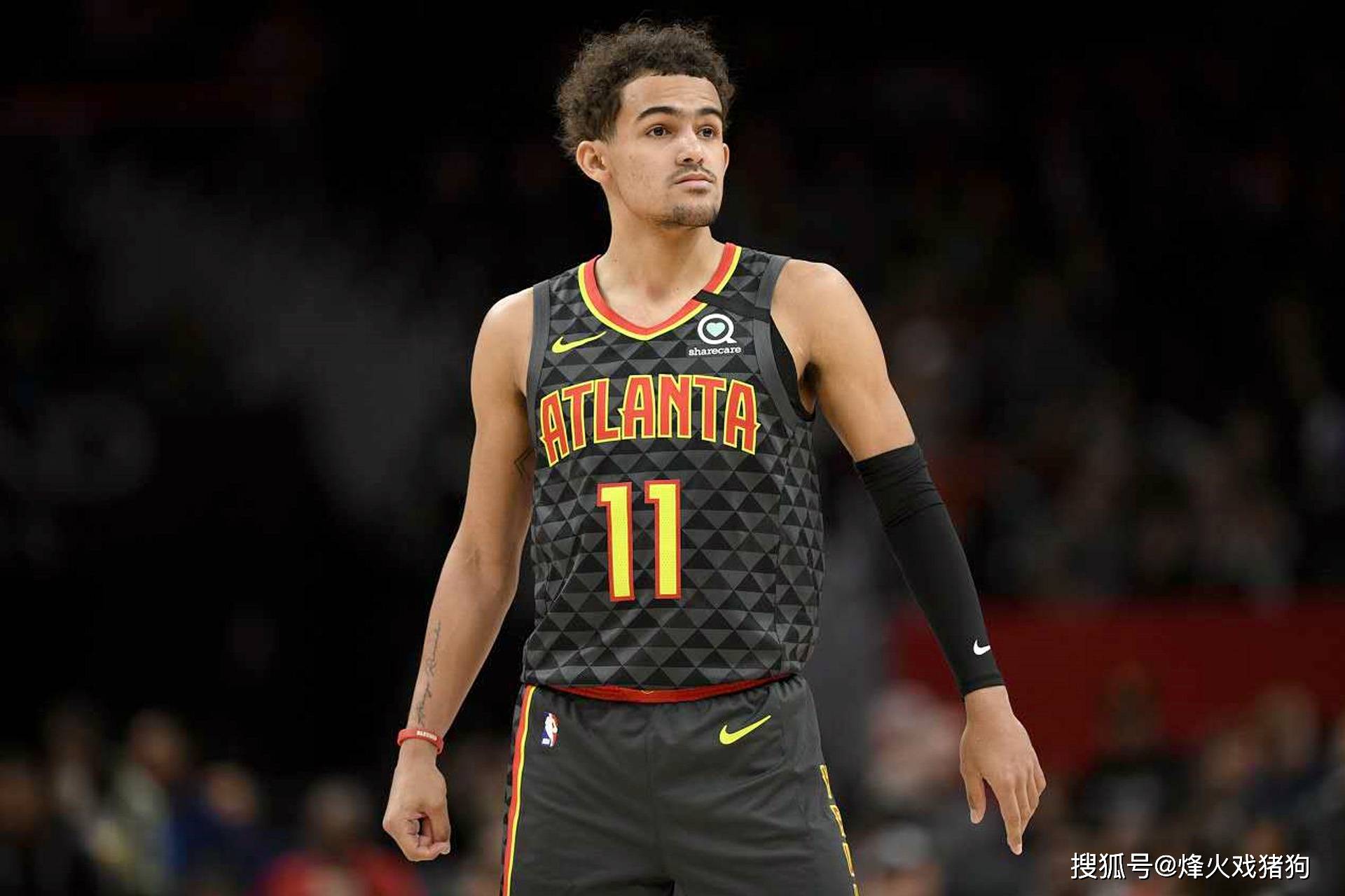 爱德华兹失准24中7贡献24分，末节5中3拿7分改变战局（爱德华兹手感欠佳24投仅7中仍砍24分，末节发力5投3中拿7分扭转局势）