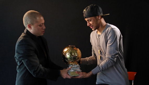 穆帅：我们发现的问题阿贾克斯都发现了，他们会变得更强（穆帅：阿贾克斯也洞悉这些问题，他们会变得更强大）