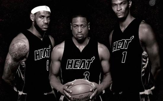 玉昆新赛季阵容亮相 赵宇豪寄望踢出云南足球（玉昆新赛季阵容发布 赵宇豪盼踢出云南风采）