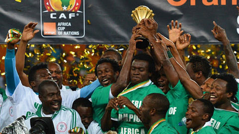 克雷莫内塞2-0莱切，博纳佐利建功，萨纳夫里亚锁定胜局（克雷莫内塞2比0完胜莱切：博纳佐利破门，萨纳夫里亚终结悬念）