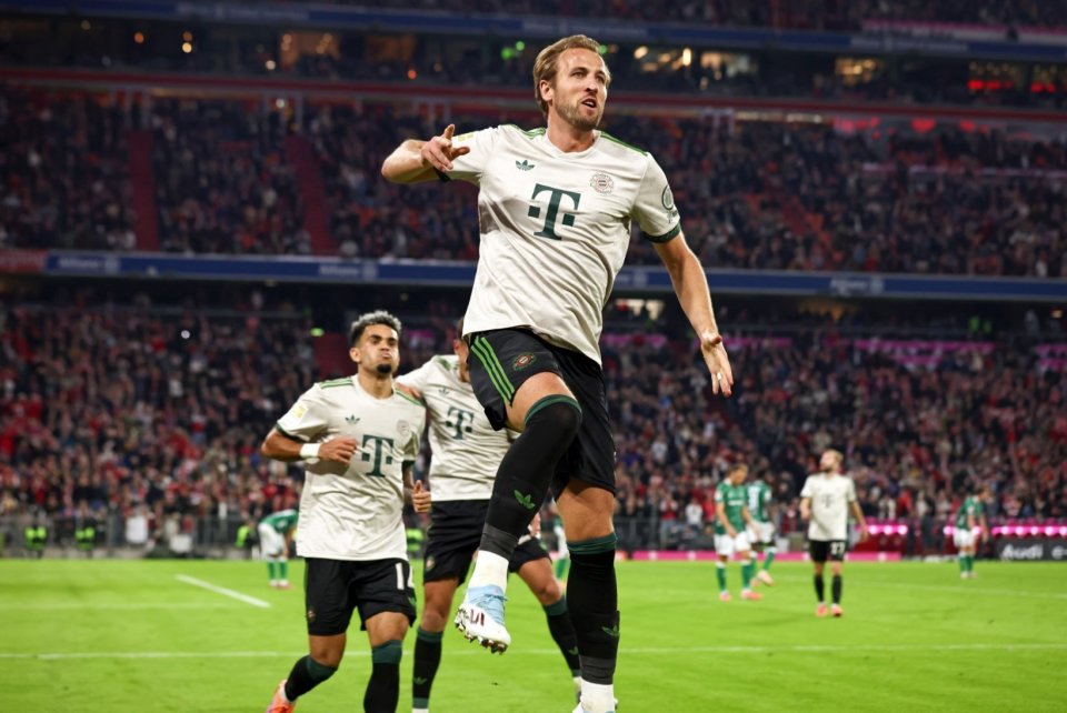 吉梅内斯成功接受脚踝手术，社媒发文：手术顺利，很快再见！（吉梅内斯脚踝手术圆满完成，社媒报平安：一切顺利，期待早日相见）