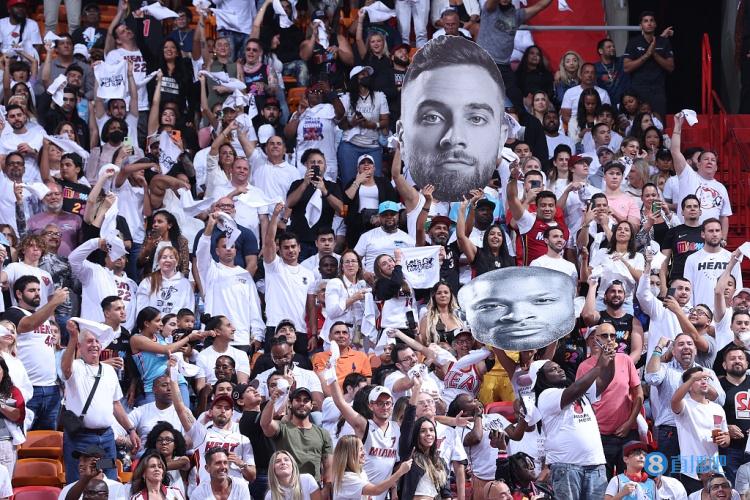 布恩迪亚本赛季英超替补登场打入3球，多于任何其他球员（英超本赛季，布恩迪亚替补出场攻入3球，位居所有球员之首）