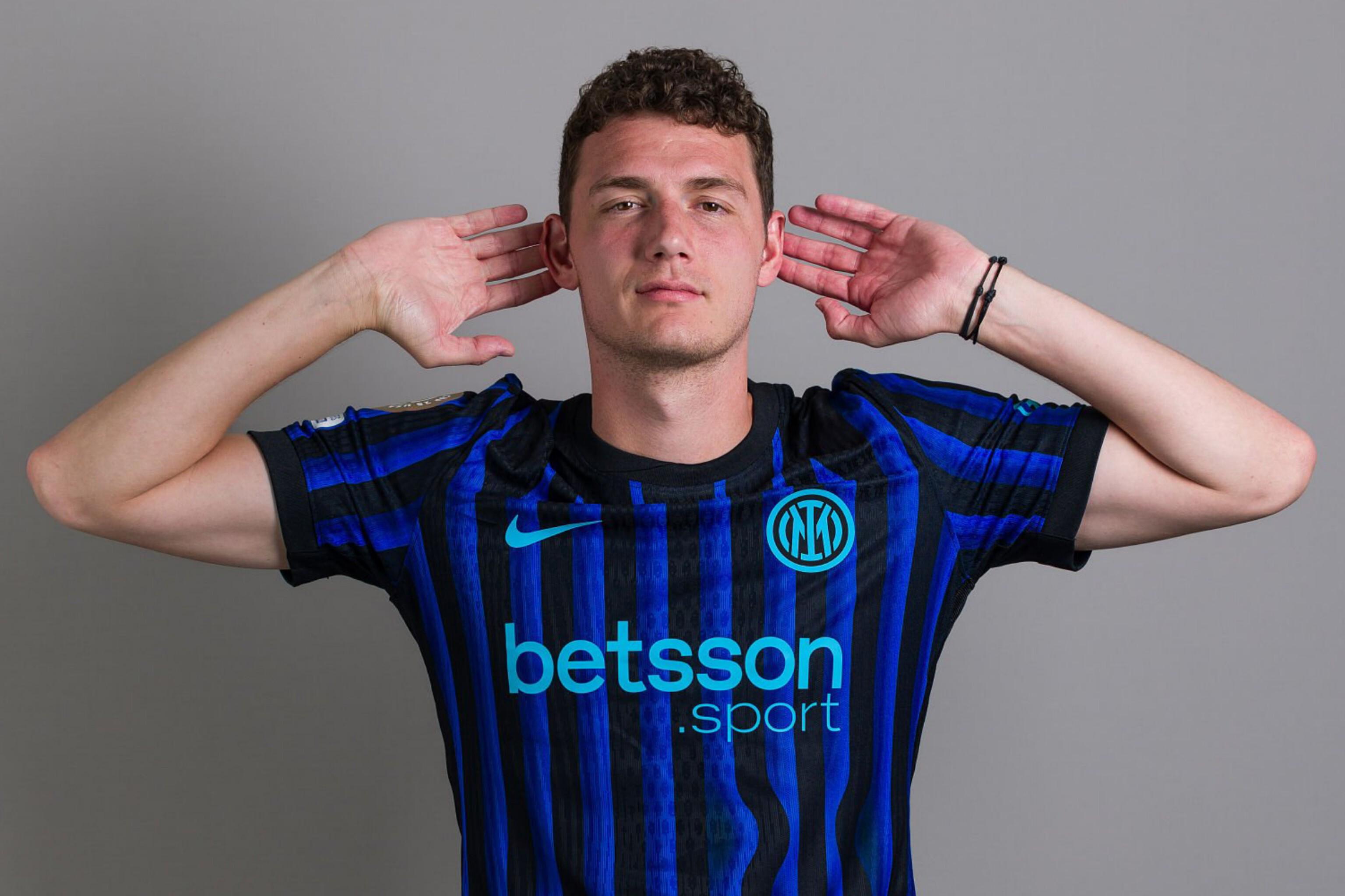 甘兹谈从国米转会米兰：虽然朋友也辱骂我，但是我从未后悔（甘兹谈从国米转投米兰：即便被朋友辱骂，也从不后悔）