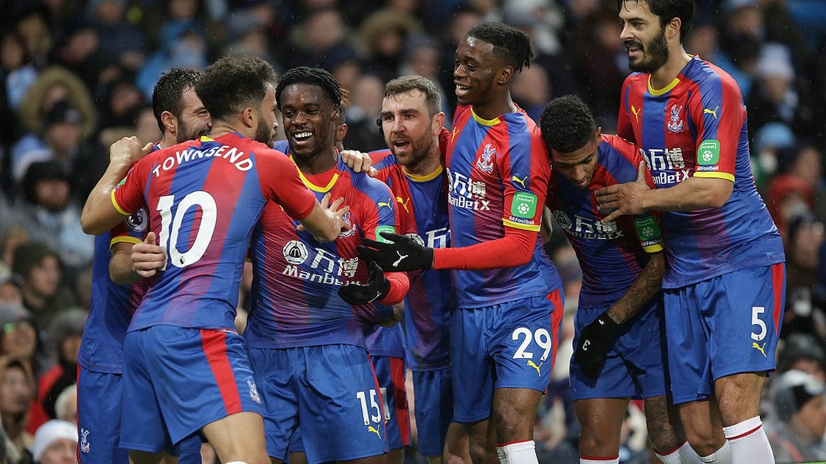 世体：克里斯滕森伤势有所好转，今天他进行了场地训练（世体：克里斯滕森伤势见改善，今日重返场地进行训练）