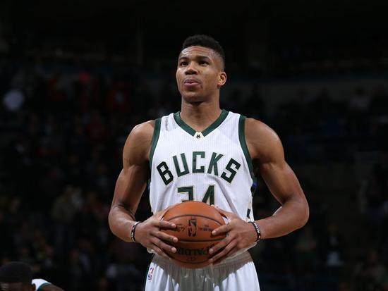 中超改跨年制，融入世界还是盲目跟风？（中超推跨年赛制，是接轨国际还是随波逐流？）