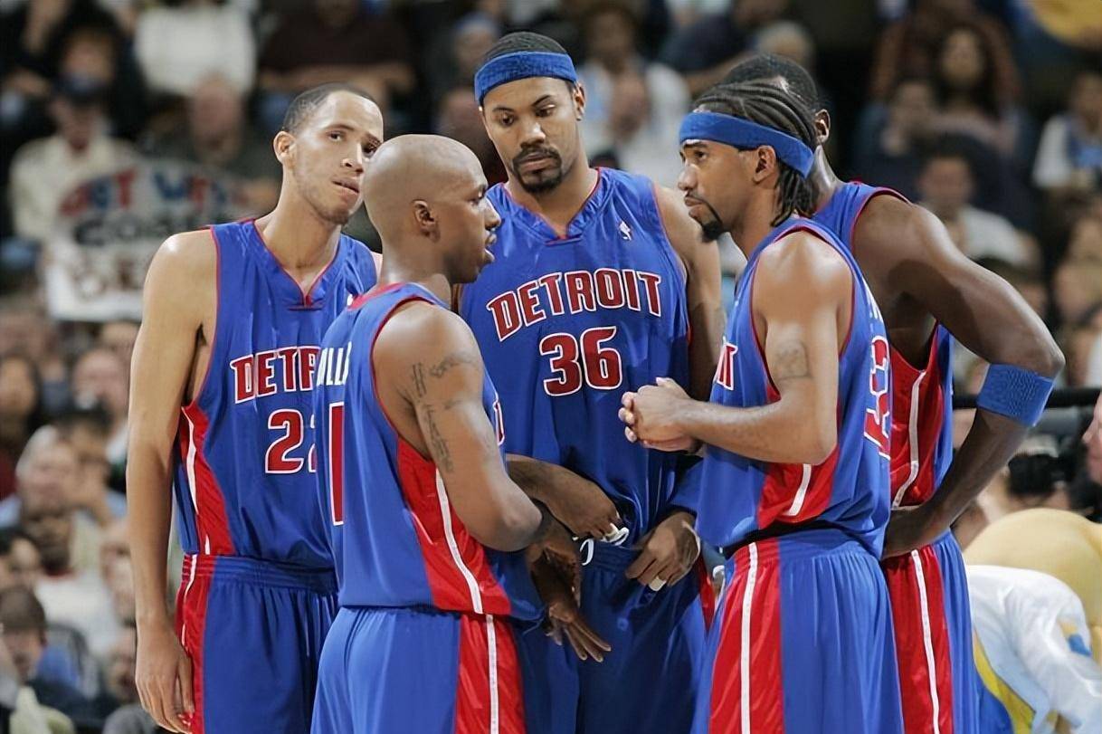 琼阿梅尼阿隆索战术没问题 输球不是教练的错 是球员自己的问题（琼阿梅尼力挺阿隆索：战术无误，输球责任在球员非主帅）